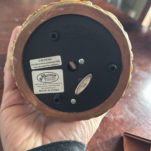 The San Francisco Music Box Co. Phantom of the Opera Snow Globe - Picture 5 of 5